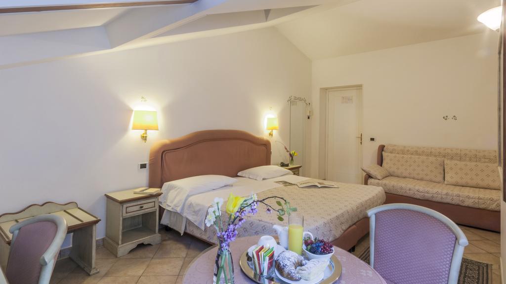 Hotel Kursaal Passignano sul Trasimeno Zewnętrze zdjęcie