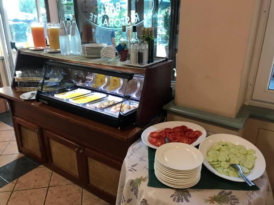 Hotel Kursaal Passignano sul Trasimeno Zewnętrze zdjęcie