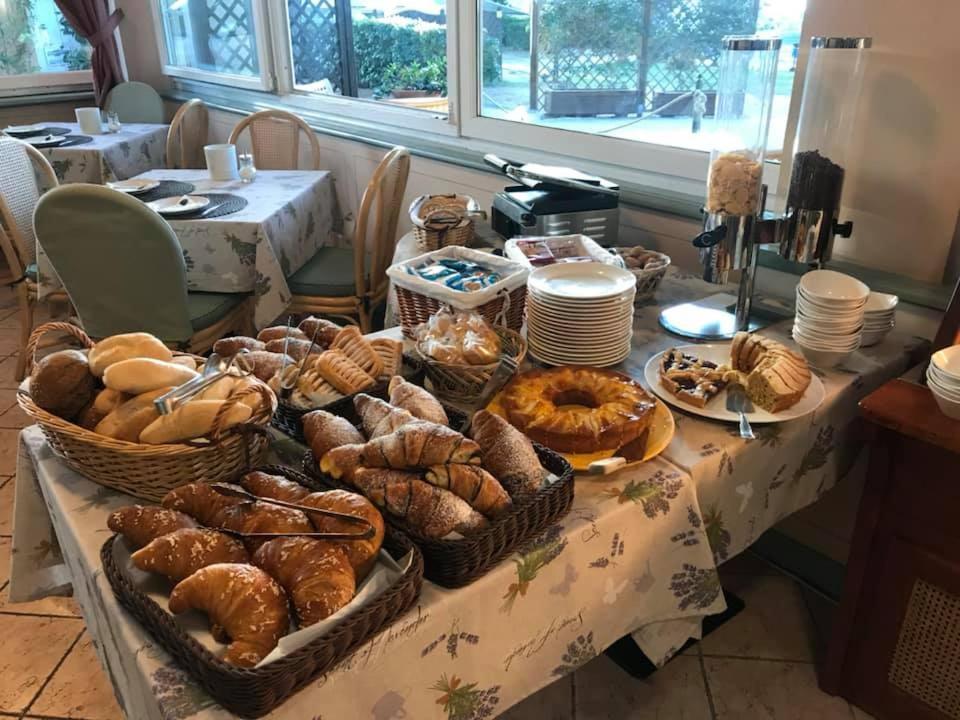Hotel Kursaal Passignano sul Trasimeno Zewnętrze zdjęcie